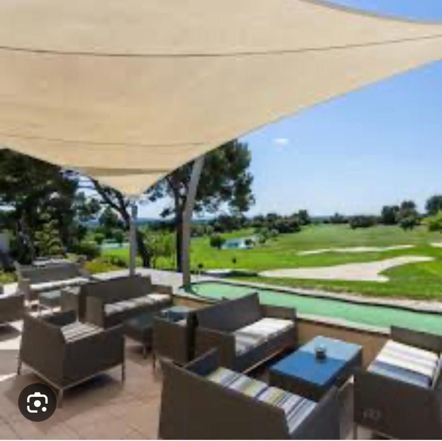 Appartement Golf De Saumane 2 Chambres 2 A 4 Personnes Dış mekan fotoğraf