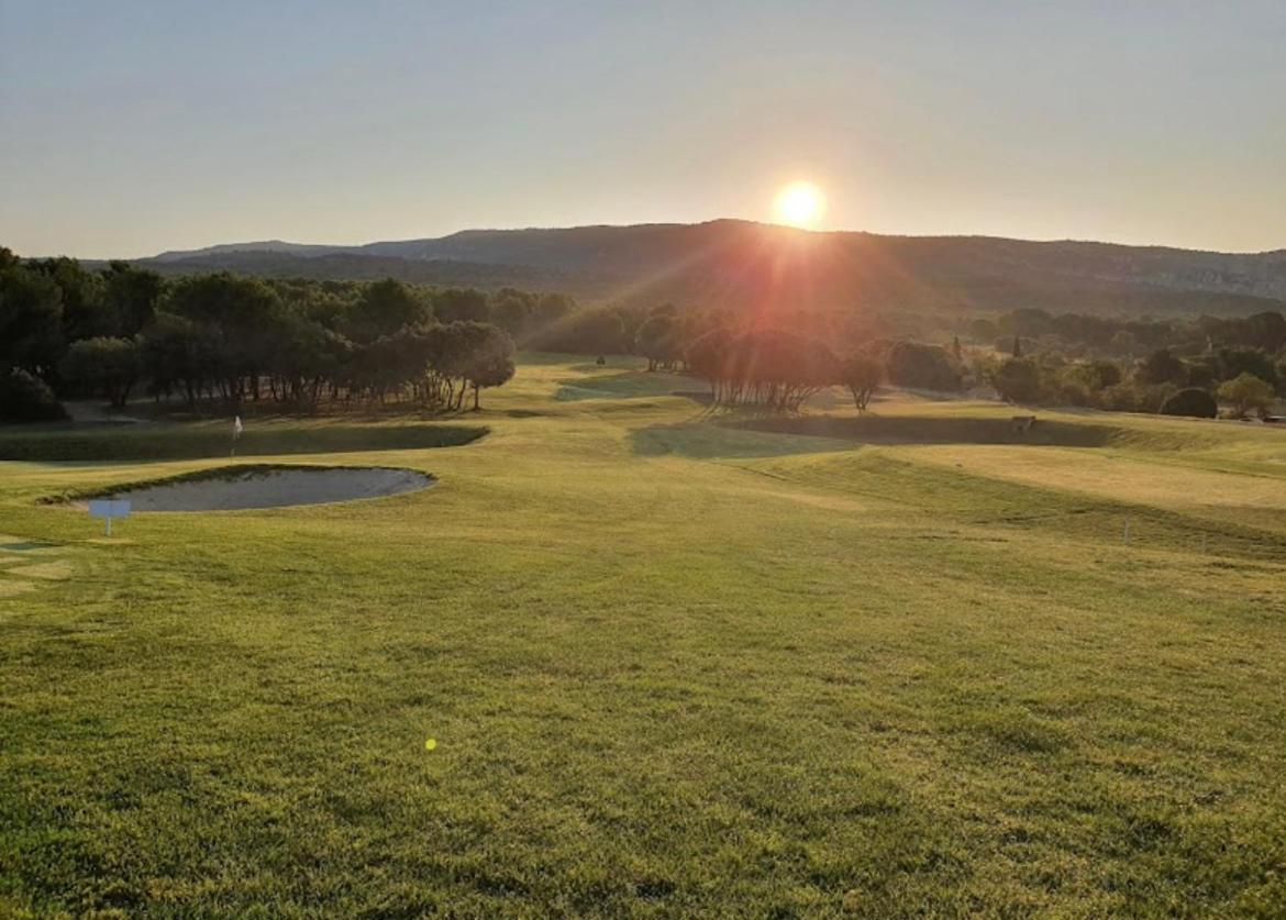 Appartement Golf De Saumane 2 Chambres 2 A 4 Personnes Dış mekan fotoğraf